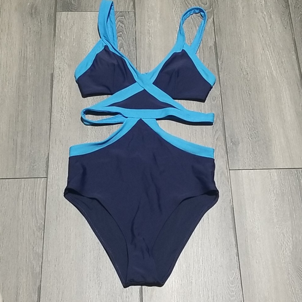 Aerie cutout swim